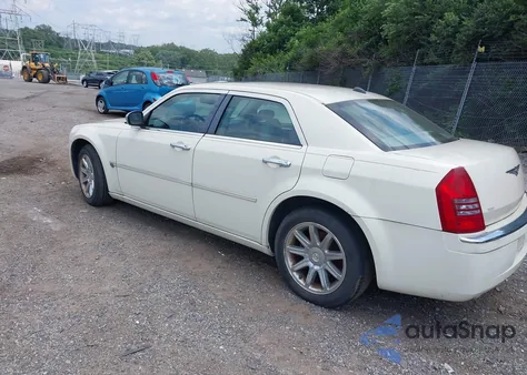 2006 Chrysler 300C z USA, uszkodzony, nr VIN 2C3KA63H46H226531